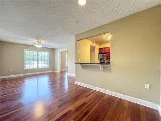 Photo #6: O6340572 Listing