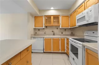 Photo #5: O6340916 Listing