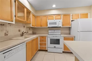 Photo #6: O6340916 Listing