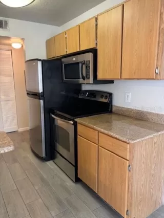 Photo #5: O6341599 Listing