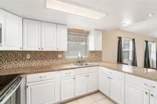 Photo #4: O6342108 Listing