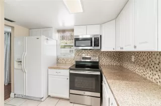 Photo #6: O6342108 Listing