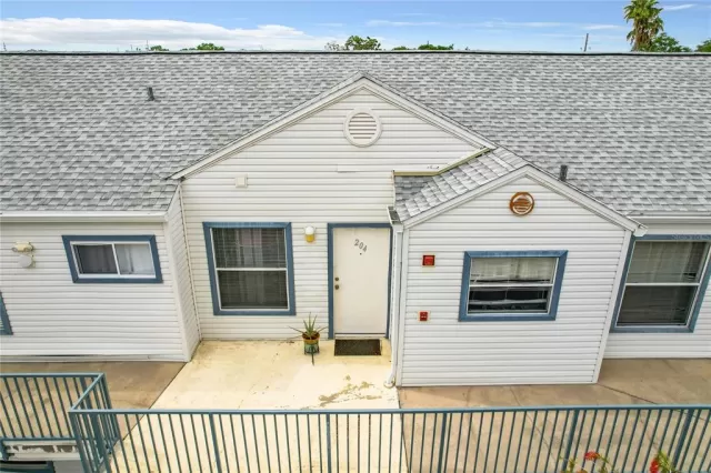 MLS: O6342397 Condo For Sale