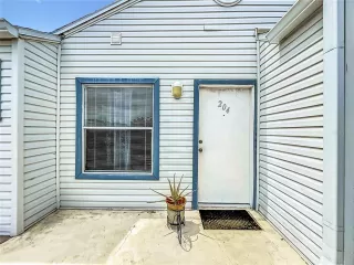 Photo #2: O6342397 Listing