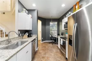 Photo #6: O6342524 Listing