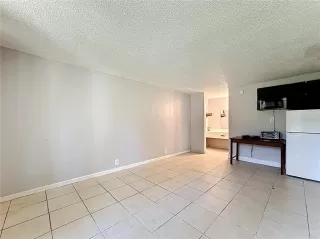 Photo #3: O6342950 Listing