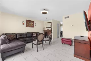 Photo #2: O6343103 Listing 