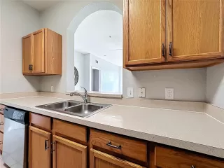 Photo #5: O6343472 Listing