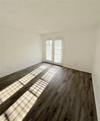 Photo #3: O6343840 Listing