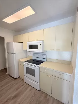 Photo #5: O6343840 Listing