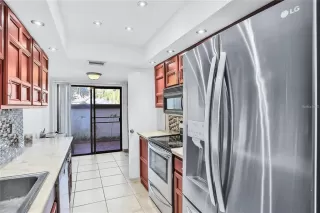 Photo #6: O6344058 Listing