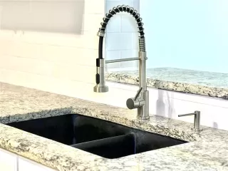 Photo #3: O6344107 Listing