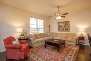 Photo #2: O6344138 Listing