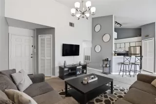 Photo #3: O6344261 Listing 