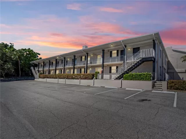 MLS: O6344353 Condo For Sale