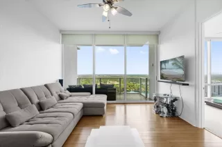 Photo #3: O6344575 Listing