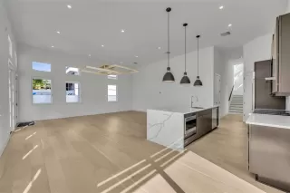 Photo #6: O6344716 Listing