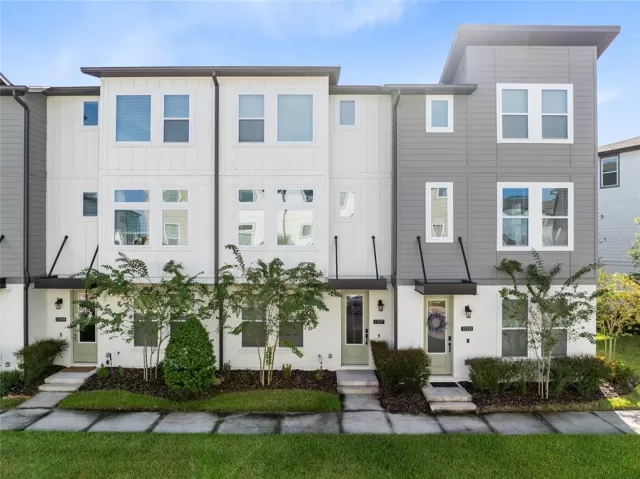 MLS: O6344980 Condo For Sale