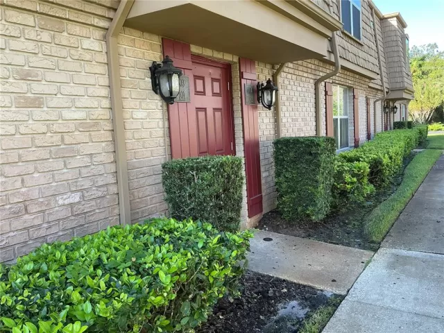 MLS: O6345022 Condo For Sale