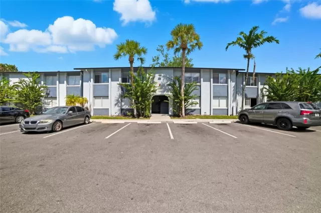 MLS: O6345043 Condo For Sale