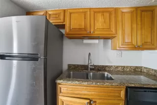 Photo #4: O6345043 Listing 