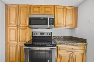 Photo #5: O6345043 Listing 