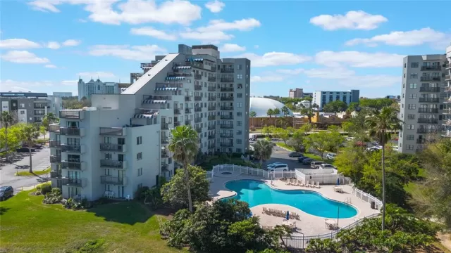 MLS: O6345074 Condo For Sale