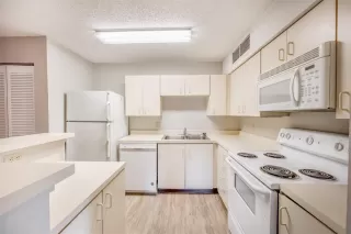 Photo #3: O6345131 Listing 