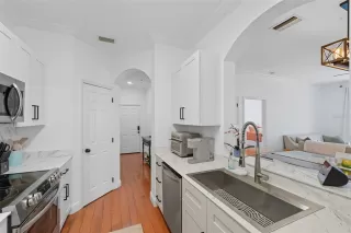 Photo #5: O6345297 Listing