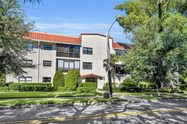 MLS: O6345308 Condo For Sale