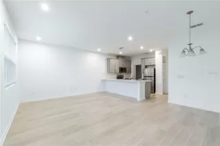 Photo #2: O6345329 Listing