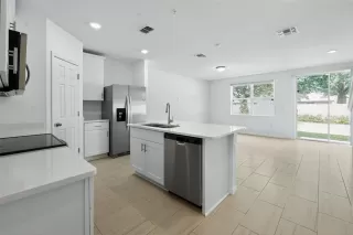 Photo #2: O6345655 Listing