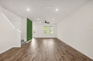 Photo #1: O6345683 Listing