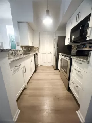 Photo #5: O6345771 Listing