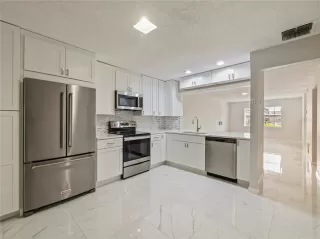 Photo #1: O6345789 Listing