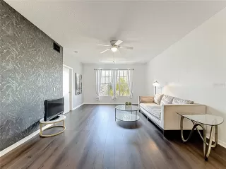 Photo #5: O6345859 Listing 