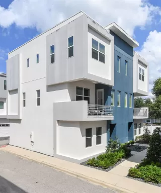 Photo #1: O6345886 Listing