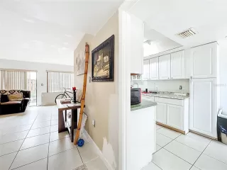 Photo #5: O6345917 Listing 