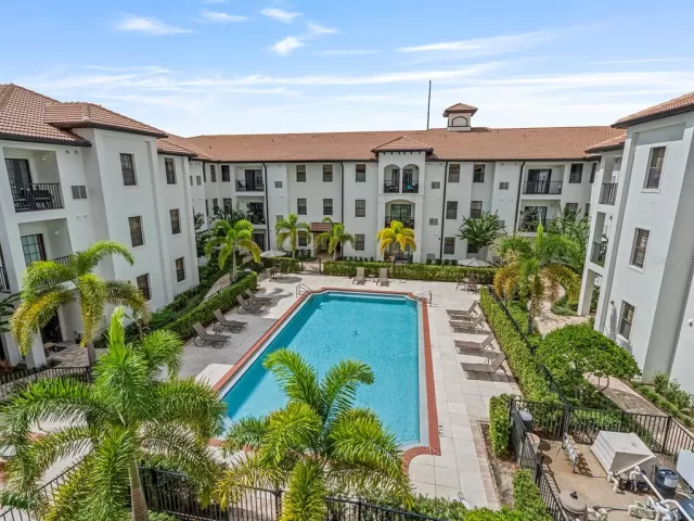 MLS: O6346050 Condo For Sale