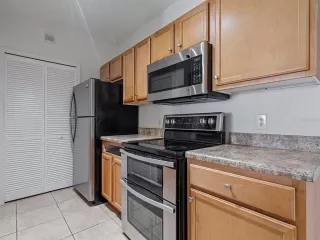 Photo #5: O6346050 Listing