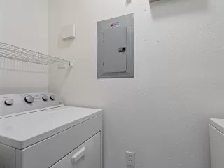 Photo #6: O6346050 Listing