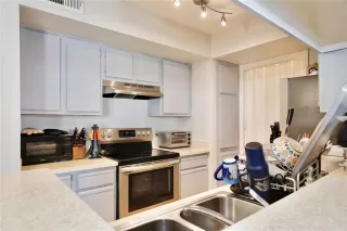 Photo #6: O6346073 Listing