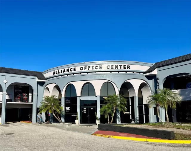 MLS: O6346092 Condo For Sale