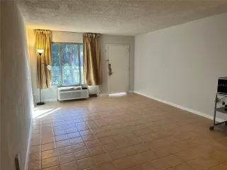 Photo #3: O6346092 Listing