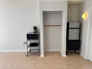 Photo #5: O6346092 Listing