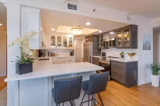 Photo #5: O6346413 Listing