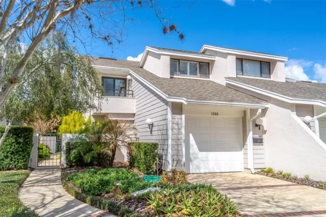 MLS: O6346480 Condo For Sale