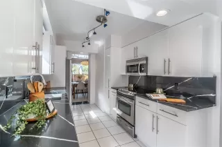 Photo #4: O6346480 Listing 