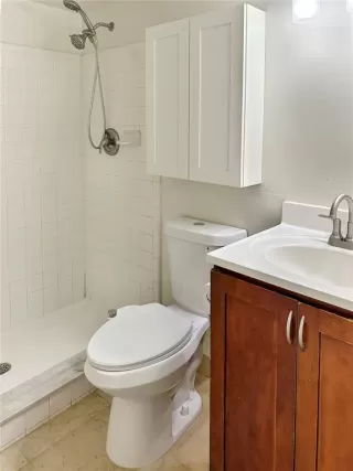 Photo #5: O6346672 Listing