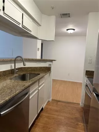 Photo #6: O6346769 Listing